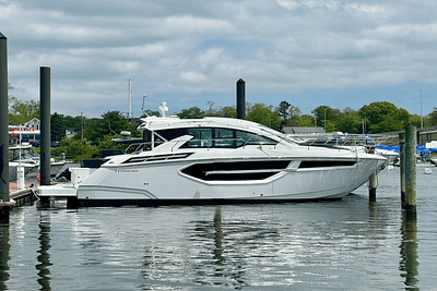 BOATZON | Cruisers Yachts 42 Cantius 2024