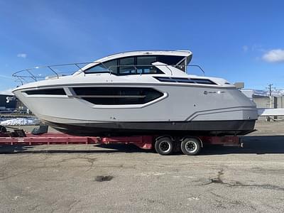 BOATZON | Cruisers Yachts 42 Cantius 2024