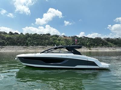 BOATZON | Cruisers Yachts 42 GLS 2022