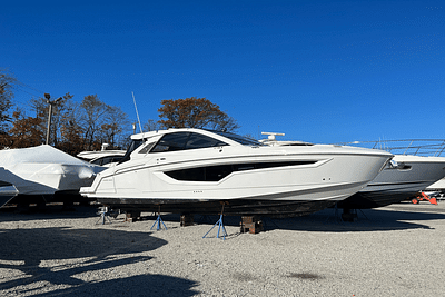 BOATZON | Cruisers Yachts 42 GLS Outboard 2021
