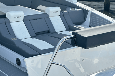 BOATZON | Cruisers Yachts 42 GLS Outboard 2024