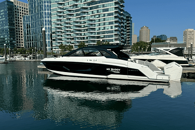 BOATZON | Cruisers Yachts 42 GLSOB 2023