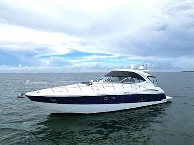 BOATZON | Cruisers Yachts 520 Express
