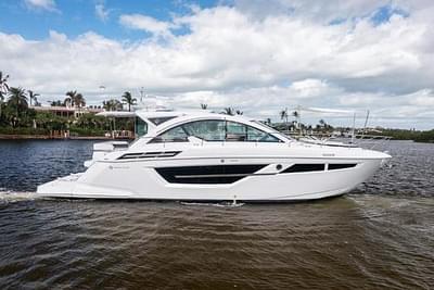 BOATZON | Cruisers Yachts Cantius 2018