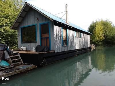 BOATZON | Custom Houseboat