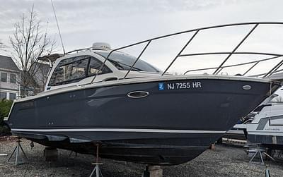 BOATZON | 2022 Cutwater 242 COUPE
