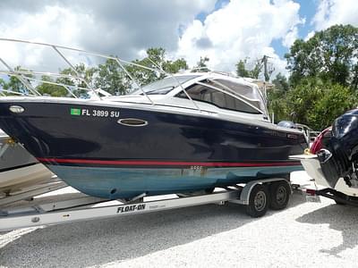 BOATZON | Cutwater Boats C242 Sport Coupe Outboard 2017