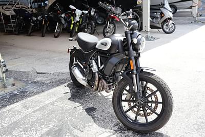 BOATZON | Ducati Scrambler Icon Dark 2022