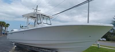 BOATZON | EdgeWater 325CC 2023