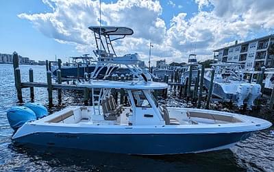 BOATZON | Everglades 335 Center Console 2021