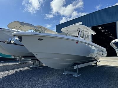 BOATZON | Everglades 335CC 2022