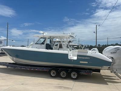 BOATZON | Everglades 395 CC 2025