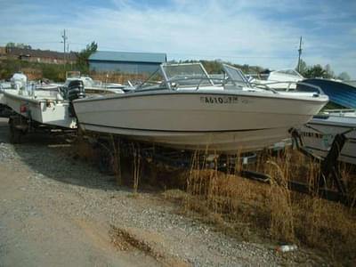 BOATZON | Excel 185 Outboard Bowrider Hull 1979