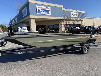 BOATZON | Excel Boats 1854 Shallow Water F4 PRO HDR40 MudBuddy Spud Poles  Lightbar 2024