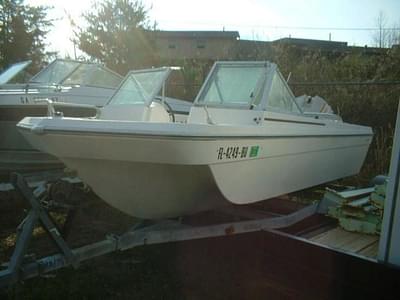 BOATZON | Fabuglas TriHull Bowrider Johnson 85 1970