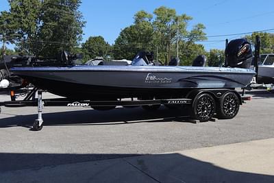 BOATZON | Falcon Bass Boats F20 Predator 2025