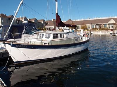 BOATZON | Fales PILOTHOUSE MOTOR SAILOR 1978