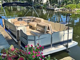 BOATZON | Fiesta Family Fisher 18