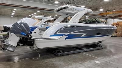 BOATZON | Formula 350 Crossover Bowrider 2023