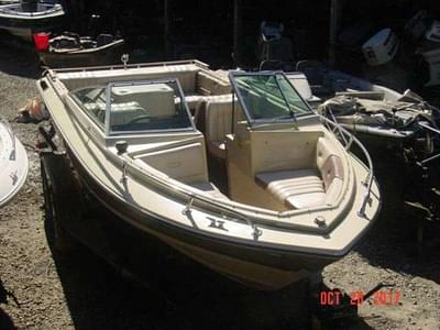 BOATZON | Four Winns 190 Horizon family Bowrider Mercruiser 170 1985