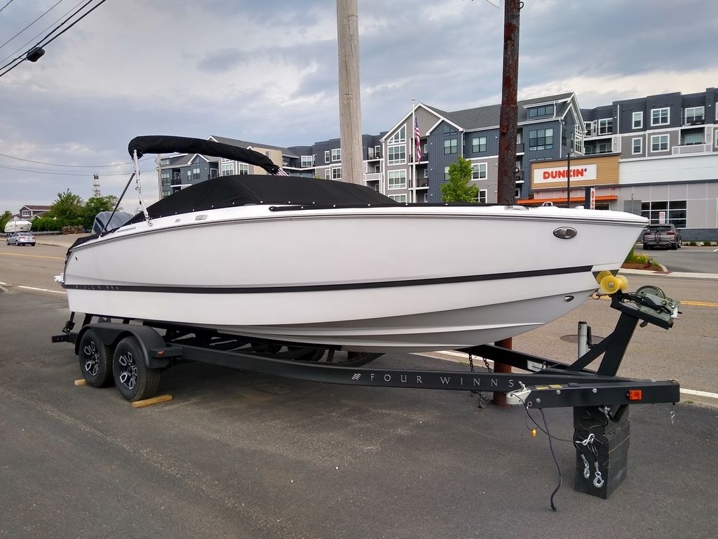 2022 Four Winns H4C Horizon - Sold Boat