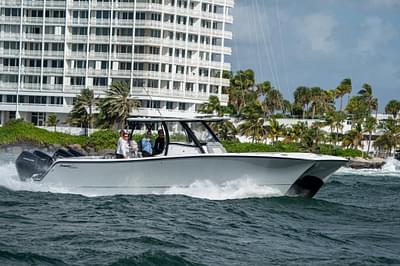 BOATZON | Front Runner 37 Catamaran 2025