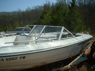 BOATZON | Galaxy Boats 185 Bowrider Mercruiser Cut 1981