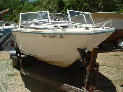 BOATZON | Galaxy Boats 190 Bowrider Mercruiser 165 1978