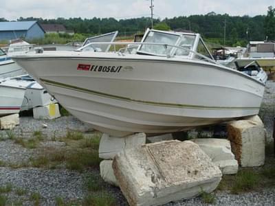 BOATZON | Galaxy Boats 900VBR Bowrider Mercruiser 120 1985 BOATZON | Galaxy Boats 900VBR Bowrider Mercruiser 120 1985