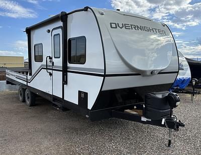 BOATZON | Genesis Supreme RV Overnighter 12146FK 2023