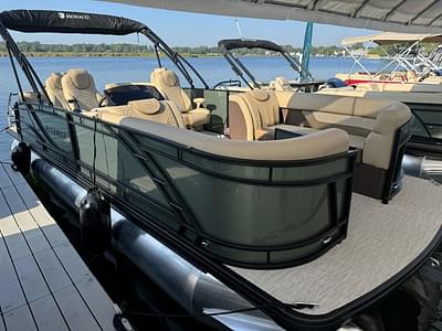 BOATZON | GODFREY 235 QS 200HP BUNK TRAILER 2025