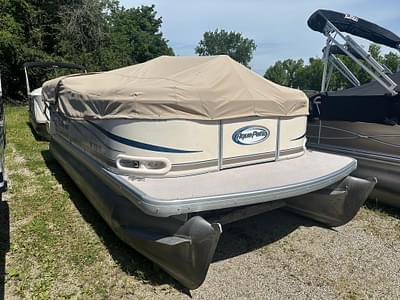 BOATZON | 2006 Godfrey Aqua Patio 200 RE