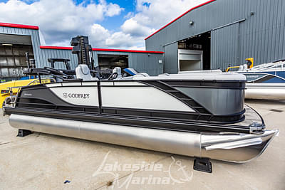 BOATZON | Godfrey Monaco 235 SFL 27 in Package 2025