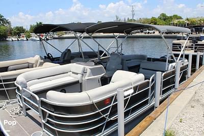 BOATZON | Godfrey Pontoon Sweetwater 2286