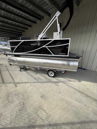 BOATZON | Godfrey Pontoons Mighty G 1476 F 2024