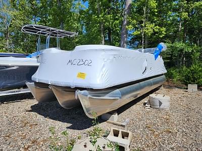 BOATZON | Godfrey Pontoons Monaco 235 C 2023