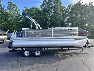 BOATZON | Godfrey Pontoons SW 2086 C 2020