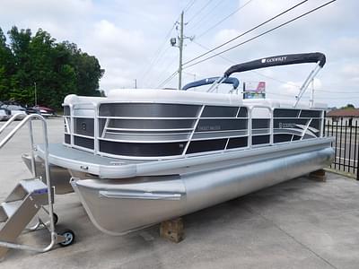 BOATZON | Godfrey Pontoons SWEETWATER 2186C  GTP 27 IN CENTER TUBE 2024