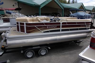 BOATZON | Godfrey Pontoons Sweetwater 2286 C 2023