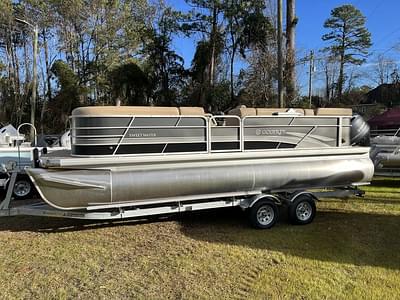 BOATZON | Godfrey Pontoons Sweetwater 2286 C GTP 27 in Center Tube 2023