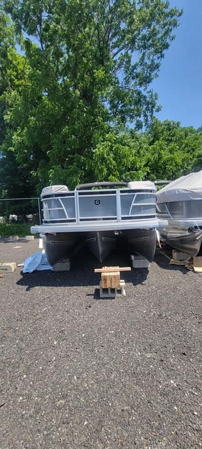 BOATZON | Godfrey Pontoons Sweetwater 2286 SB 2024