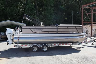 BOATZON | Godfrey Pontoons Sweetwater 2286 SFL GTP 27 in Center Tube 2022