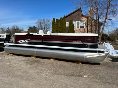 BOATZON | Godfrey Pontoons Sweetwater 2486 C GTP 27 in Center Tube 2023