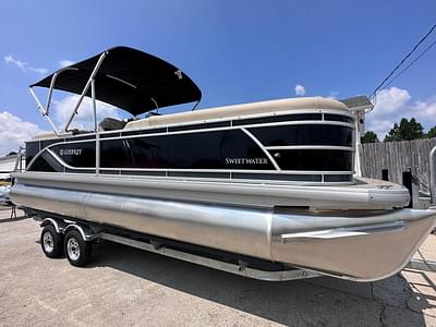 BOATZON | Godfrey Sweetwater 2286 SB  27 in ST Tritoon  Silver 2024