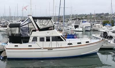 BOATZON | Gulfstar Aft Cabin Sundeck Trawler 1975