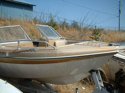 BOATZON | Hammond Eldorado Elite 19 BR Mercruiser v8 upper 1977