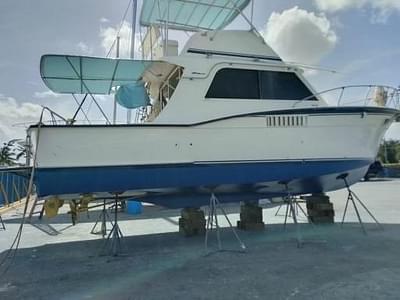 BOATZON | Hatteras 36 Convertible 1972