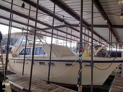 BOATZON | Hatteras 38 Tricabin