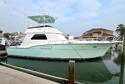 BOATZON | Hatteras 42 convertable