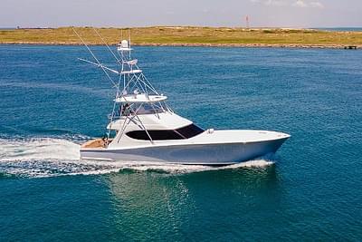 BOATZON | Hatteras 63 GT 2014